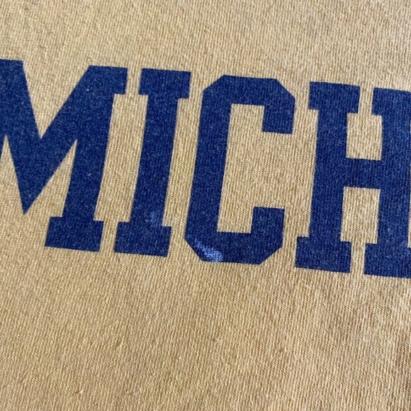 University of Michigan Gildan Tee Shirt, Medium - Picture 2 of 2